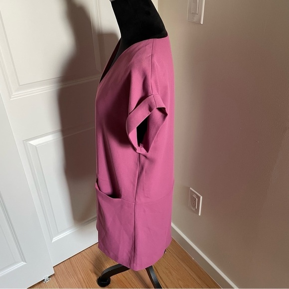 VINCE. Pink Rolled Short Sleeve Two Pocket V-Neck Mini Shift Dress EUC Size M - Picture 5 of 12